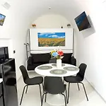Bvsirenehouse *